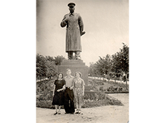 Дмитров, Памятник Сталину